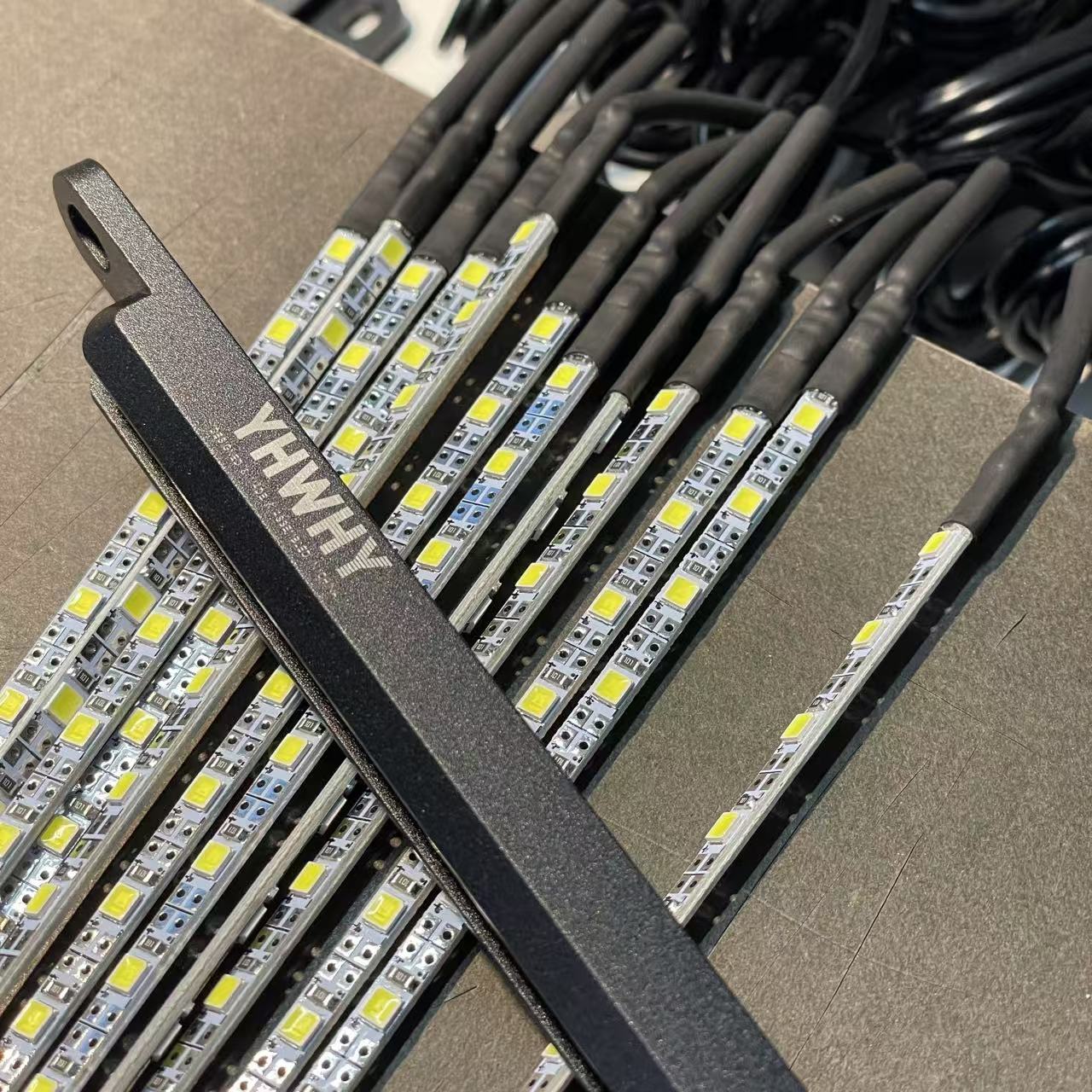 Billboard Lighting Bar, for Bullitt