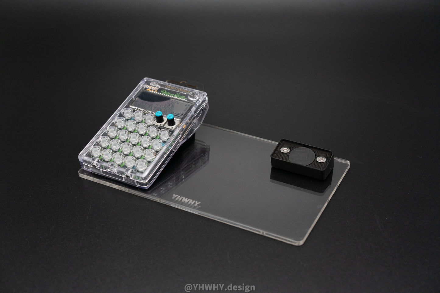 Dual Base for Pocket Operator with Clear Case